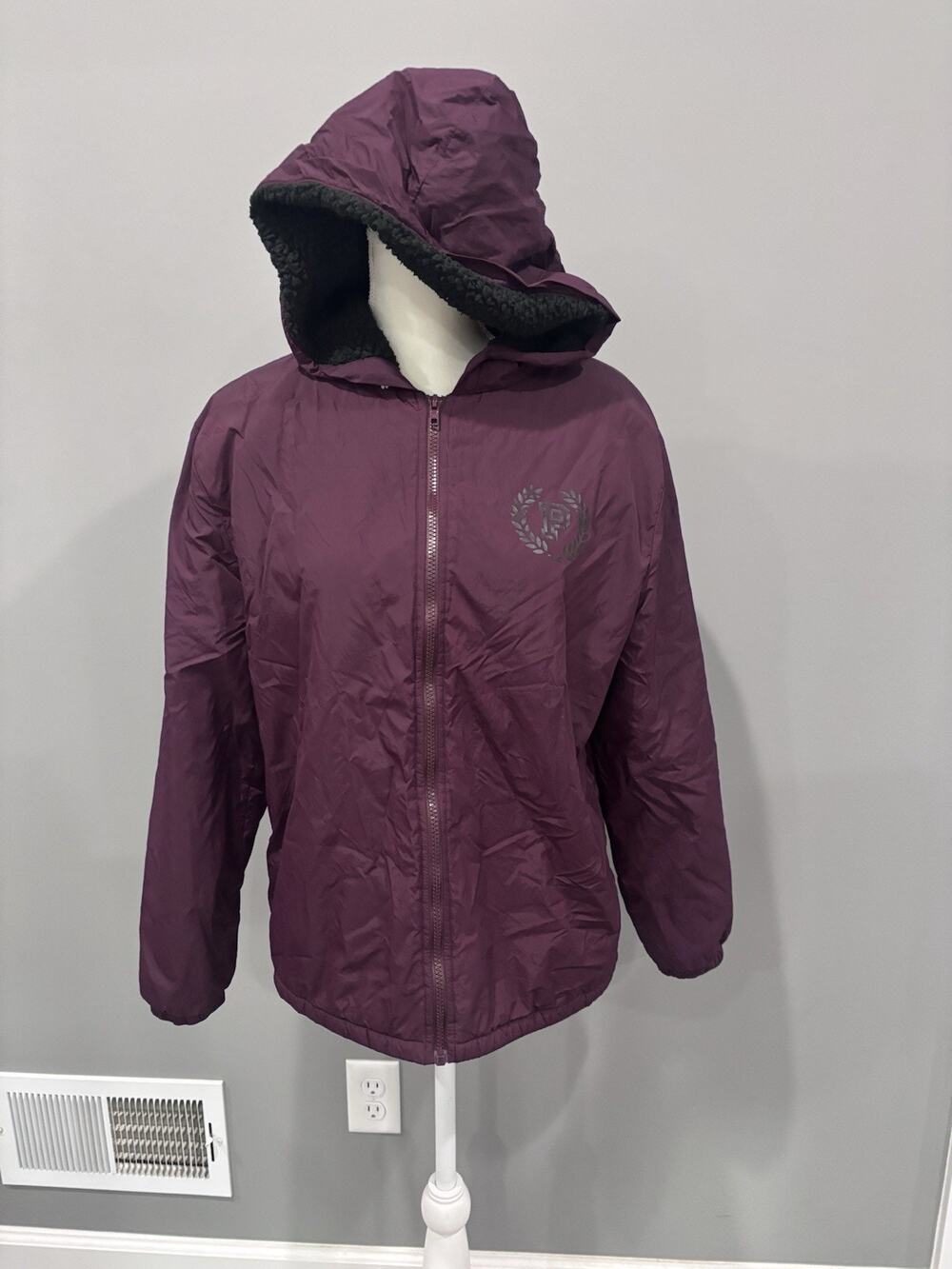 Victoria's Secret PINK Sherpa-Lined Anorak. Purple. Size XS